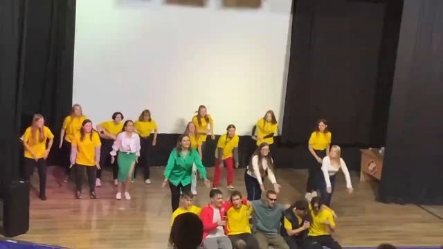 Традиционный танец к закрытию смены от вожатых "Максим" - ООО "ДОЛ Дружба" Валуево смотреть онлайн