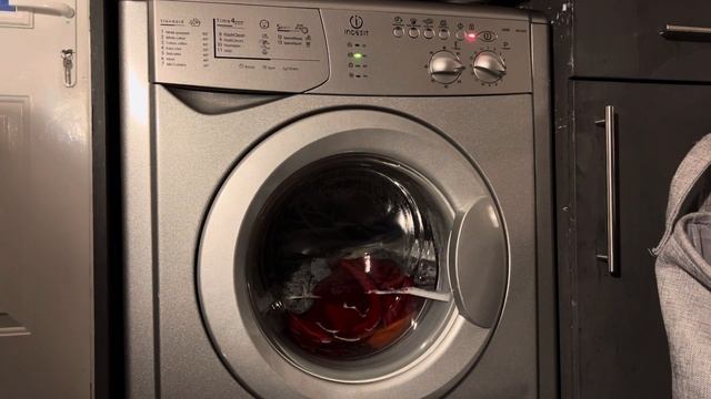 Indesit WIL143 | Wool 40c full cycle смотреть онлайн