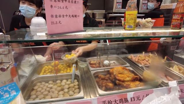 Ресторан для нищебродов 7-Eleven и великолепные гонконгские вафли - Жизнь в Китае #248 смотреть онлайн