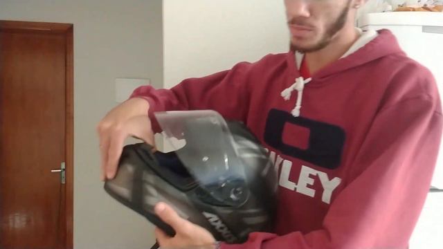 MEU NOVO CAPACETE! (axxis draken) смотреть онлайн