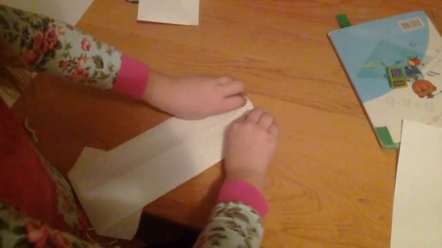 Делаем футболку из бумаги смотреть онлайн