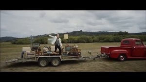 MACKLEMORE & RYAN LEWIS - CAN'T HOLD US FEAT. RAY DALTON (RADIO EDIT MUSIC VIDEO)