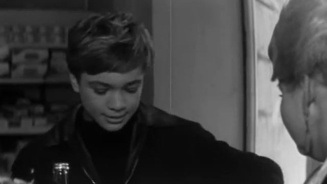 День солнца и дождя. 1967. Самообслуживание смотреть онлайн