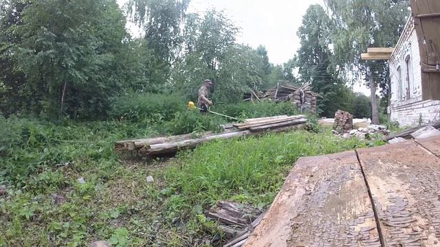 Первая наша розетка в деревне, ульи для пасеки и «пропеллер» для триммера смотреть онлайн