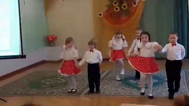 Танец "Топни ножка моя" муз.руков.Н.С.Смольская смотреть онлайн