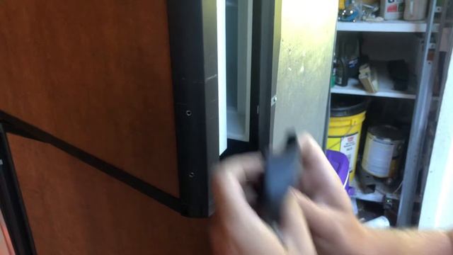 How To Replace An Rv Refrigerator Door Handle смотреть онлайн