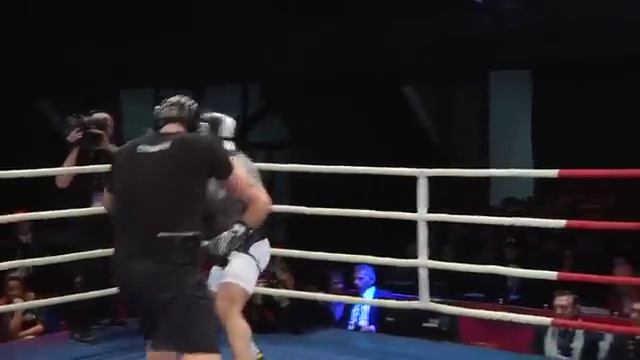 Sparring with Clemente Russo смотреть онлайн