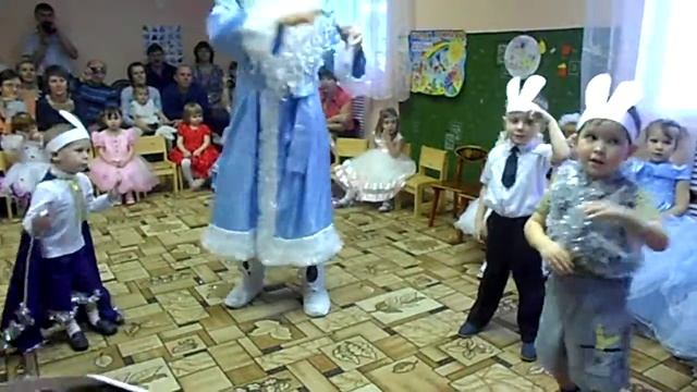 Малыши встречают Новый год смотреть онлайн