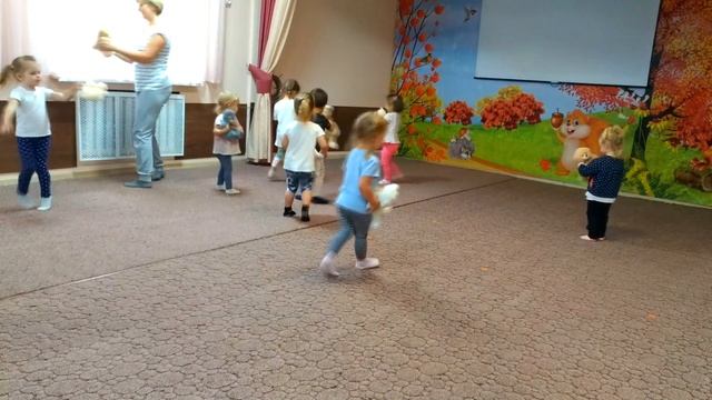 Ритмика для малышей. Танец с медвежатами. Ритмика для детей 2-3 лет. смотреть онлайн