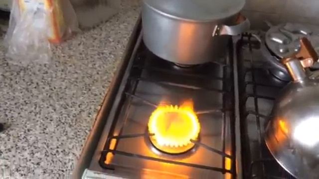 Желтый цвет пламени газа смотреть онлайн