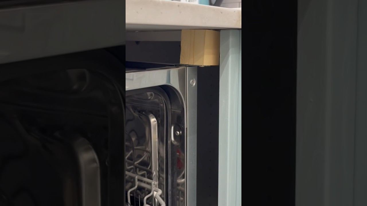 Это треш #кухнялеруамерлен #леруамерлен #леруамерленорганизациянакухне #установкакухни #ремонт смотреть онлайн