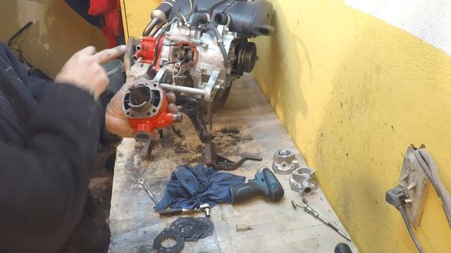 Aprilia 50cc engine. Нюансы сборки. смотреть онлайн