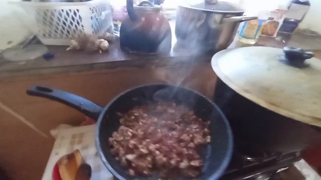 ПРИГОТОВИЛА ВКУСНЯТИНУ К ЧАЮ / ЖИЗНЬ В ДЕРЕВНЕ смотреть онлайн