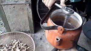 Дробилка костей из болгарки своими руками