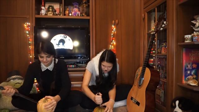 HALLOWEEN PUMPKIN CHALLENGE | ЧЕЛЛЕНДЖ | Вырезаем тыкву смотреть онлайн