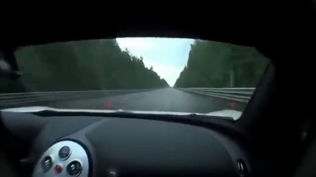 Nissan GT-R 35 VS Bugatti Veyron 16.4 А смотреть онлайн