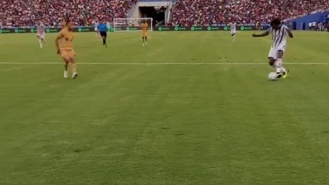 Moise kean celebration after scoring against Barcelona🤩 смотреть онлайн