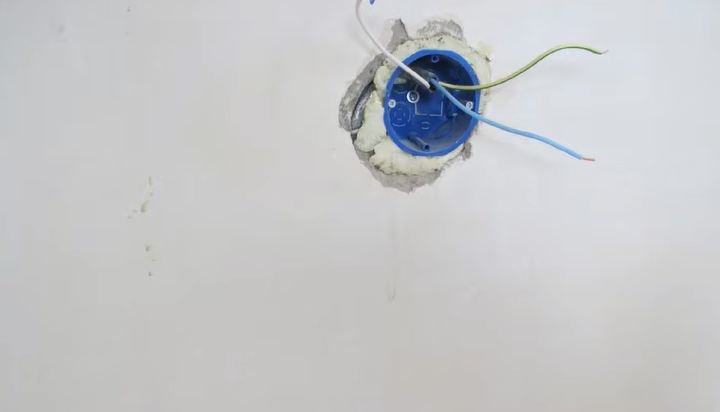 Подрозетник на пену. Можно ли смотреть онлайн