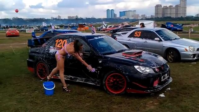 АвтоЭкзотика 2011 девочки моют машинки... 2 смотреть онлайн