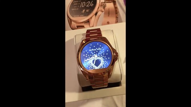 Michael Kors Access Bradshaw Smartwatch in rose gold unboxing preview || Marta In Vogue UK смотреть онлайн