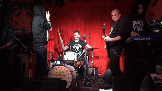 POISONSTARS - OMEN (The Prodigy cover) at Sgt. Pepper's Bar смотреть онлайн
