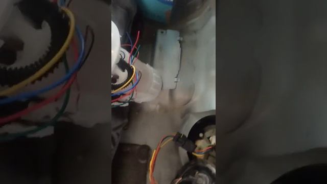 Renault Megane 2 ремонт бензонасоса. Замена бензонасоса в сборе и питания. смотреть онлайн