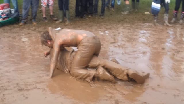 Mud wrestling Download 2012 смотреть онлайн