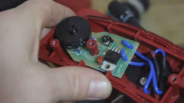 БИТВА ФРЕЗЕРОВ!! Einhell TC-RO 1155E, Энергомаш ФР-11120, какой ручной фрезер купить? смотреть онлайн