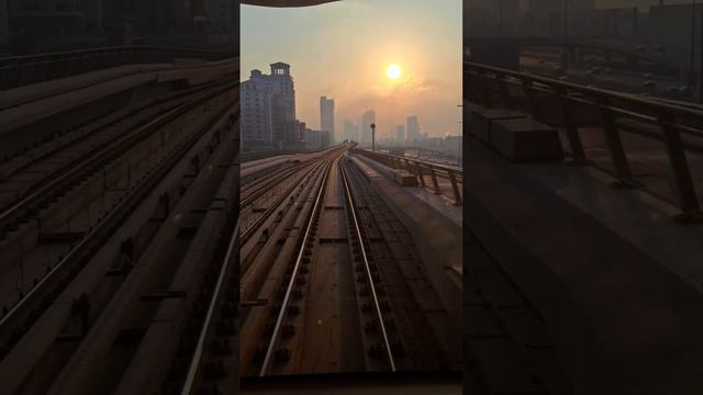 Золотая карта-Золотой вагон. Метро без машиниста.Дубай 2022 смотреть онлайн