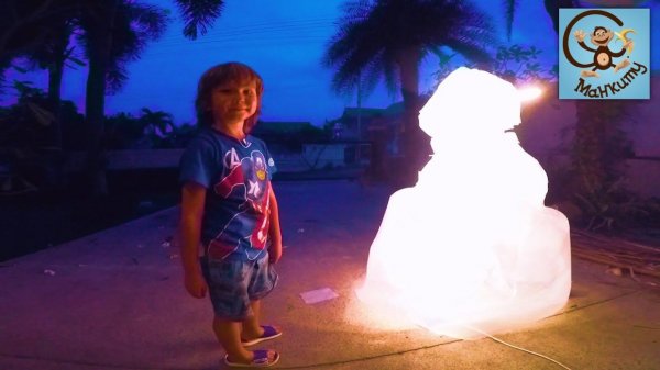 DIY Манкиту дети делают снеговика без снега. МанкиТайм / kids make a snowman