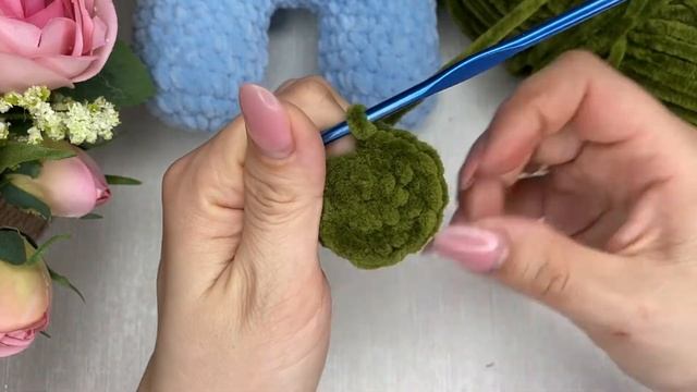 AMONG US мастер-класс. Учимся вязать крючком - базовые техники вязания. смотреть онлайн