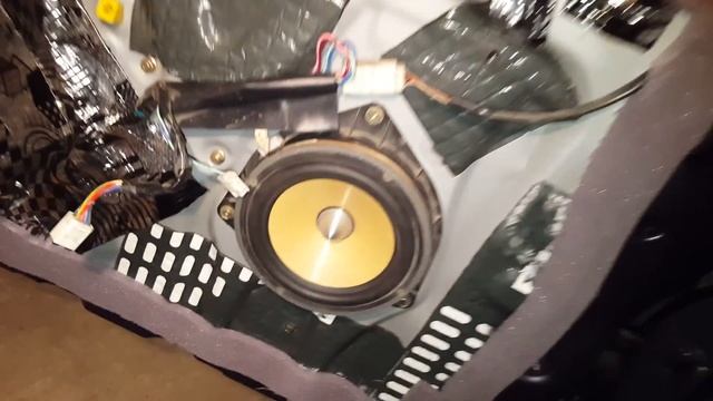 Полная проклейка дверей + Focal KR2 смотреть онлайн