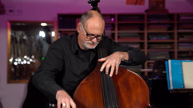 Thierry Barbé Plays a Martin Concert 3/4 Double Bass смотреть онлайн