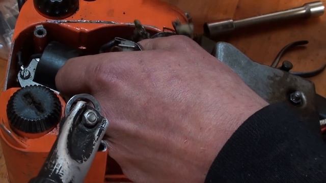 •Stihl 011 AV : Pose d'un allumage électronique смотреть онлайн