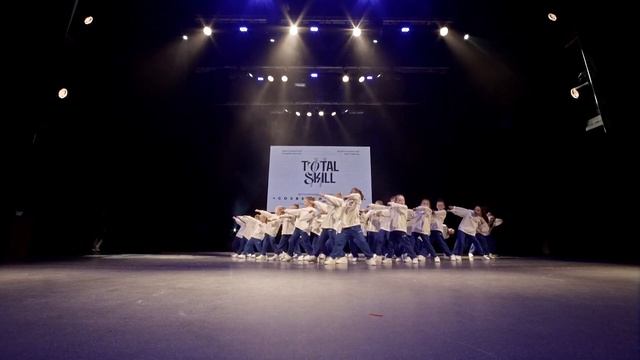 Детский музыкальный театр «Созвездие добра» и студия современного танца «РаZные» младшая группа, ST смотреть онлайн