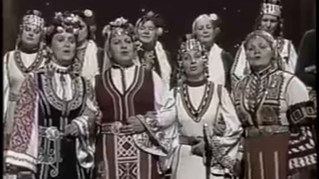 Le Mystere des voix Bulgares - Bulgarian choir 3 songs смотреть онлайн
