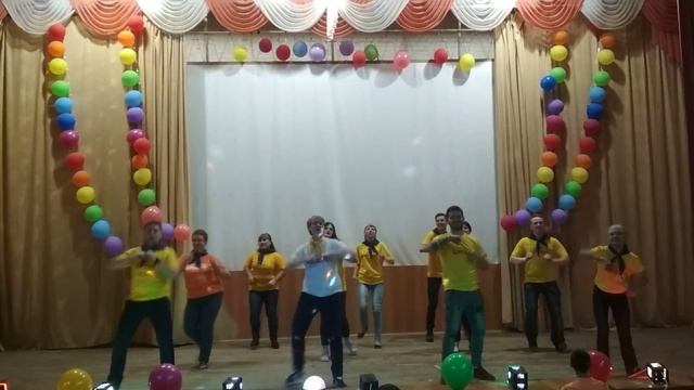 Танец+дефиле воспитателей смотреть онлайн