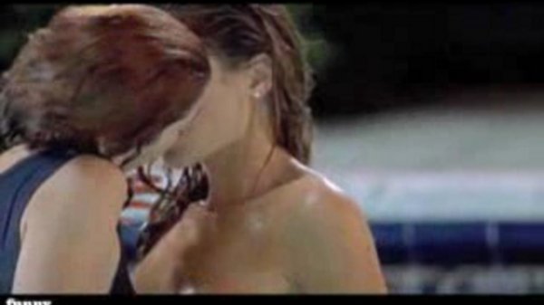 Трейлер к 2 girls 1 cup. The movie!