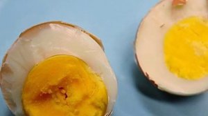 Как определить настоящее куриное яйцо от китайского фальшивого