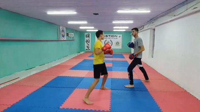 Комбинації ударів на лапах | Готуємось на кубок України з Таеквон-до ІТФ | СК Бастіон м. Яготин смотреть онлайн