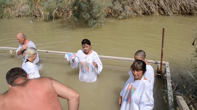 Омовение в Иордане на месте крещения Иисуса Христа смотреть онлайн