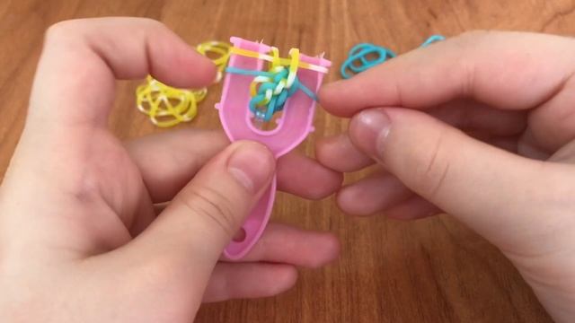 Браслет двойная цепочка из резинок на рогатке,легко и быстро. смотреть онлайн