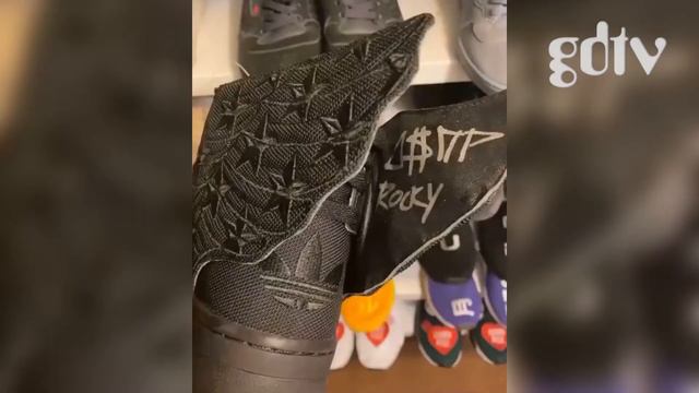 Autographed Jeremy Scott Wing Adidas For A$AP Rocky смотреть онлайн