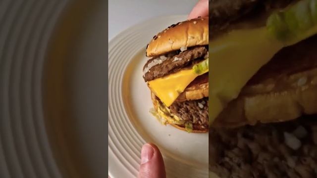 БигХит из вкусно и точка лучше БигМака??? сравниваем! #foodvlog #обзореды #вкусноиточка #KFC #бигма смотреть онлайн