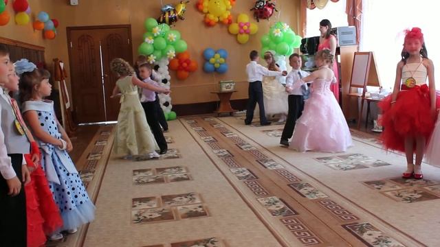 Детсадовский вальс в исполнении детей МБДОУ "ЦРР - д/с "Сказка" смотреть онлайн
