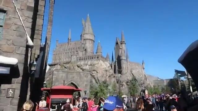 РУССКИЕ В ЛОС-АНДЖЕЛЕСЕ! UNIVERSAL STUDIOS, ХОГВАРТС, ДЕРЕВНЯ СИМПСОНОВ, ОСЕДЛАЛ БЫКА - ВЛОГ # смотреть онлайн