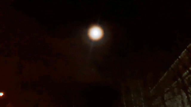The cloud of God, the moon, plasma energy, ...Облако Бога, Луна, свеча, плазменная энергия или... смотреть онлайн