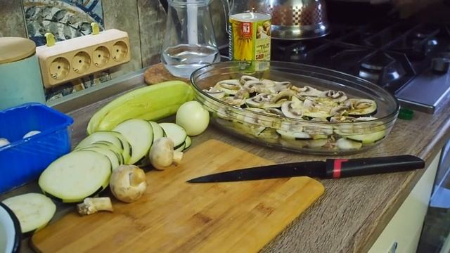 Запеканка из овощей с фаршем... смотреть онлайн