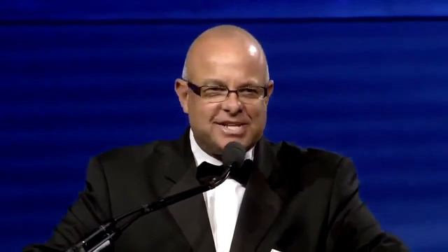 MonaVie™ | Dallin Larsen ★ Prémio Ernst & Young смотреть онлайн