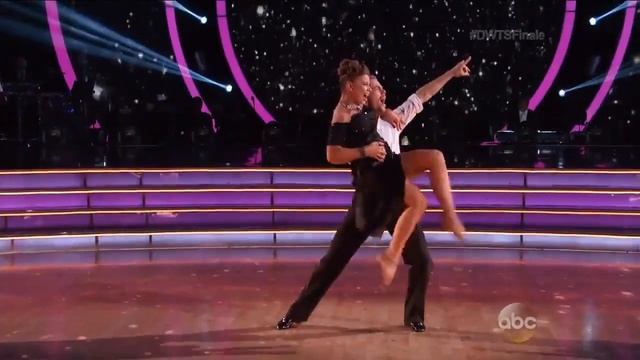 Bindi Irwin and Derek Hough Tango/Cha Cha Fusion (Week 11) | Dancing With The Stars смотреть онлайн